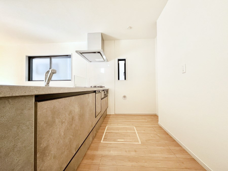 �L�b�`���@�u�₩�ȕ����ʂ蔲����L�b�`���B��������̂Ŗ��邭���C�ɂ��𗧂��܂��B