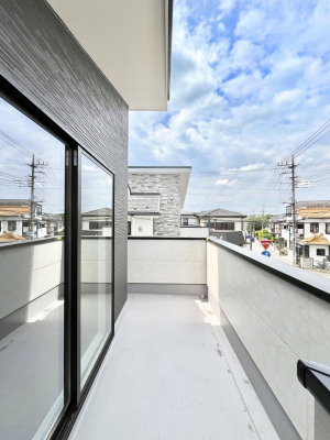 �o���R�j�[�@�������Q�������`Balcony�`  �o���R�j�[�͉������z���������݁A���z�c����󕨂��C�����悭�������Ƃ��ł��܂��B�g���₷���J���I�ȃo���R�j�[�ł����z�����������Ղ�~�蒍���A�o���R�j�[�t���Z�܂��B  