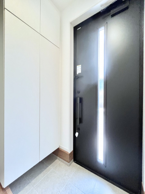 ���ց@�������R�������`Entrance�`�@�Ƃ̒��ł��q�l���}����ŏ��̏ꏊ�ł��錺�ւ́A�Ƃ̈�ۂ��̂��̂ł��I�L�x�Ȍ��֎��[�ŁA����Y��ɕۂ��Ƃ��o���܂��􌺊ւɂ͂����Ղ���[�̉��ʔ��������I