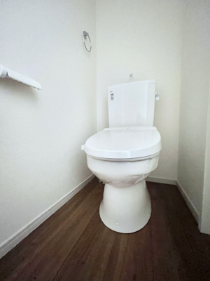 �g�C���@�������R�������`Toilet�`�@�������̂��鐅����g�C���̓E�H�V�����b�g�t���ł����g�C���͖����g�킴��𓾂Ȃ����́B����������ۂ������ł��ˁB�g�C����2��������̂Œ��̍��G���ɕ֗��ł��I