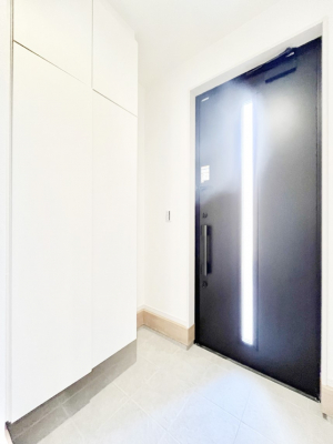 ���ց@�����`Entrance�`�@�Ƃ̒��ł��q�l���}����ŏ��̏ꏊ�ł��錺�ւ́A�Ƃ̈�ۂ��̂��̂ł��I�L�x�Ȍ��֎��[�ŁA����Y��ɕۂ��Ƃ��o���܂��􌺊ւɂ͂����Ղ���[�̉��ʔ��������I