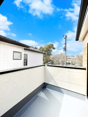 �o���R�j�[�@�����`Balcony�`  �o���R�j�[�͉������z���������݁A���z�c����󕨂��C�����悭�������Ƃ��ł��܂��B  �g���₷���J���I�ȃo���R�j�[�ł����z�����������Ղ�~�蒍���A�o���R�j�[�t���Z�܂��B  