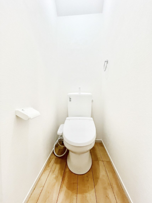 �g�C���@�����`Toilet�`�@�Y��E�X�b�L���E���K�ȃE�H�V�����b�g�t�g�C���ł��낰���Ԃł��B�g�C���͖����g�킴��𓾂Ȃ����́B����������ۂ������ł��ˁB�g�C����2��������̂Œ��̍��G���ɕ֗��ł��I