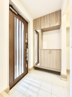 ���ց@�K���X�X���b�g�̓��������փh�A�������Ɍ���͂��Ă���܂�