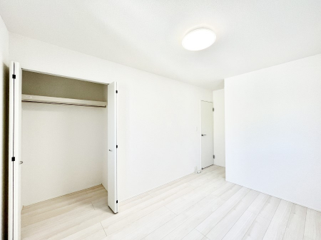 �Q���@�g���₷���`�Ńx�b�g��Ƌ�̒u�����ɂ����邱�Ƃ�����܂���B   