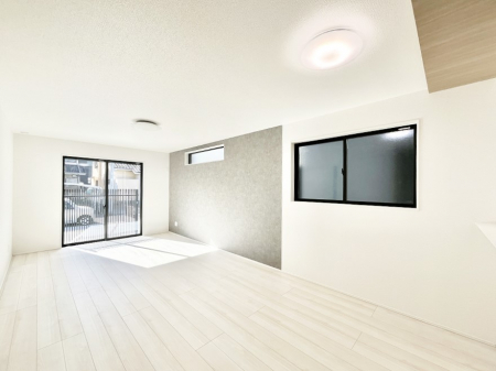 ���̑����ρ@�Ƒ��̏Ί炪���R�Ɛ��܂�Ă���A����ȕ��͋C�̃_�C�j���O�Ɏd�オ���Ă��܂� 