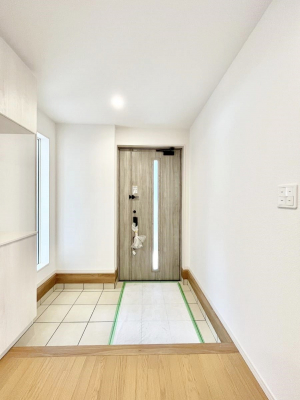 ���ց@�����`Entrance�`�@�Ƃ̒��ł��q�l���}����ŏ��̏ꏊ�ł��錺�ւ́A�Ƃ̈�ۂ��̂��̂ł��I�L�x�Ȍ��֎��[�ŁA����Y��ɕۂ��Ƃ��o���܂��􌺊ւɂ͂����Ղ���[�̉��ʔ��������I