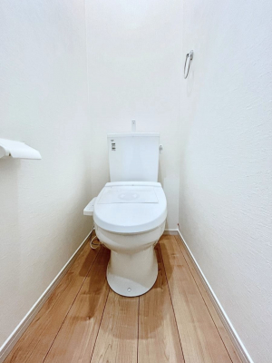 �g�C���@�g�C����1�K��2�K���ꂼ��ɔz�u����Ă��ĂƂĂ��֗��ł��B 