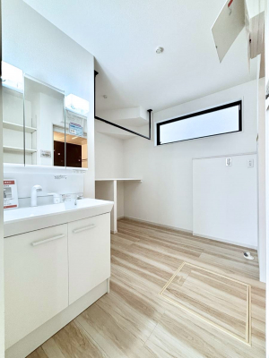 ���̑��@�������̂�����K��Ԃł��B�����̐g�x�x���C�����ǂ����g�������܂��B 