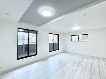 ���r���O�@�傫�ȑ����炽���Ղ�̗z���ƕ����������郊�r���O