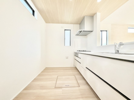 �L�b�`���@�u�₩�ȕ����ʂ蔲����L�b�`���B��������̂Ŗ��邭���C�ɂ��𗧂��܂��B