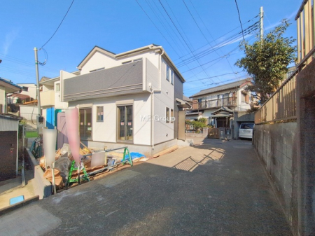 ���n�O�ώʐ^�@�`Exterior�`�@�O�ʓ��H�F�� 4m �����A�k 4m �����@�Z��n�ɂȂ��Ă���̂Ŏԗʂ����Ȃ��A�Â��ȗ��n�ł��B�q��Ċ����ǍD�ł������ӊ������킹�Ă��ē������Ē����܂��B