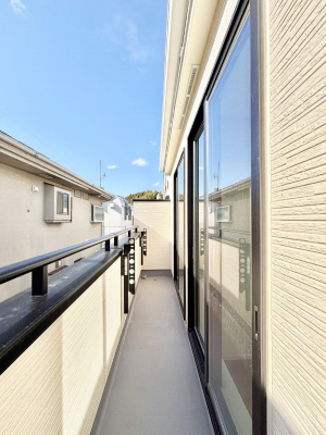 �o���R�j�[�@�����`Balcony�`  �o���R�j�[�͉������z���������݁A���z�c����󕨂��C�����悭�������Ƃ��ł��܂��B  �g���₷���J���I�ȃo���R�j�[�ł����z�����������Ղ�~�蒍���A�o���R�j�[�t���Z�܂��B  