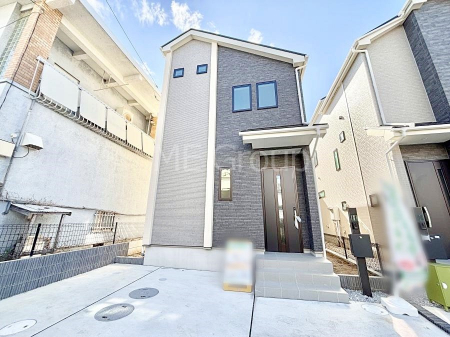 ���n�O�ώʐ^�@�O�ρ`Exterior�`�@���X�����Ȃ���A�咣���߂����ǂ����]�T������������V���[�v�ȃt�H�����ŘȂޓ@��́A���V�̋�ƏƂ炵���킹�鎖�ŁA�{������ׂ������`�̎p�������Ă���܂��B