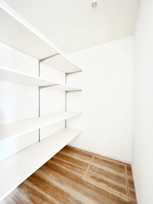 ���̑����ρ@�����`Pantry�`�@�L�b�`�����ɂ͕ۑ��H����H�̕ۊǂɂ��֗��ȃp���g���[�t�I�����d�l�ʐ^  