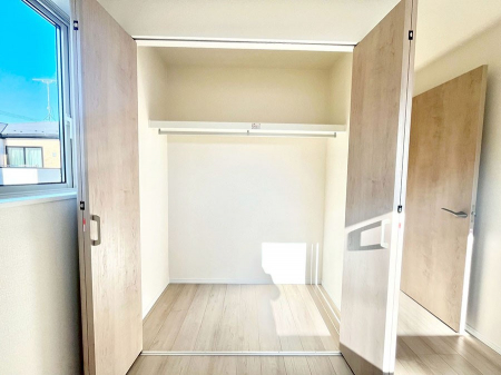 ���[�@�������Q�����������Ղ�̎��[�X�y�[�X�ŉ��K�ɕ�点���� 