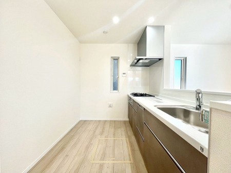 �L�b�`���@�������Q�������`Kitchen�`�@���R�������鑋�̂���L�b�`���������g���ꏊ�����炱���A�g��������l�����܂����B�������Ƃ����L�b�`���R�[�i�[�͎����L���Ȏd�オ��ƂȂ��Ă���܂��B