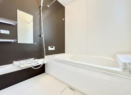 ���̑����ρ@�����`Bath Room�`�@�L���o�X���[�����������1���̔�������āA�[���������X�������肭�������B�����d�l�ʐ^