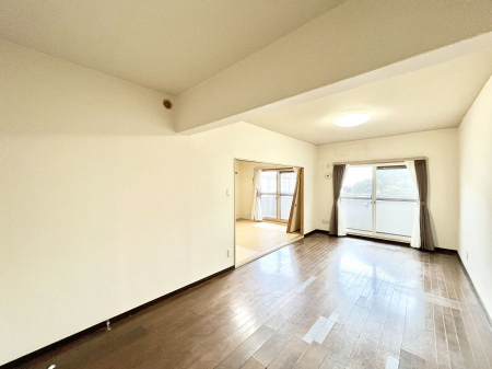 ���̑����ρ@�傫�ȑ����炽���Ղ�̗z���ƕ����������郊�r���O  