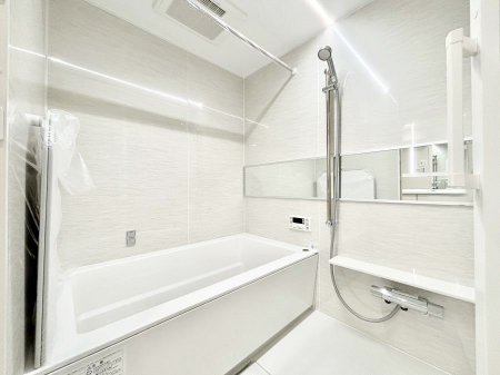 �����@����̔�������Ă���閾�邢�������̂���o�X���[��    �@