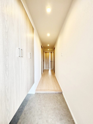 ���ց@�����`Entrance�`�@�Ƃ̒��ł��q�l���}����ŏ��̏ꏊ�ł��錺�ւ́A�Ƃ̈�ۂ��̂��̂ł��I�L�x�Ȍ��֎��[�ŁA����Y��ɕۂ��Ƃ��o���܂��􌺊ւɂ͂����Ղ���[�̉��ʔ��������I