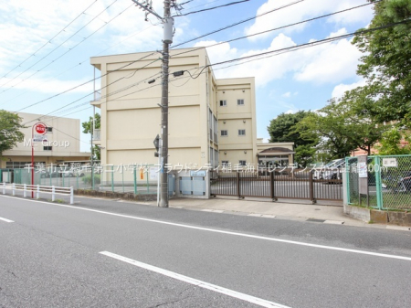 ���ӊ��@���w�Z 300m ��t�s����ё�񏬊w�Z