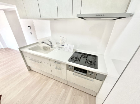 �L�b�`���@�����`Kitchen�`�@�����g���ꏊ�����炱���A�g��������l�����܂����B�������Ƃ����L�b�`���R�[�i�[�͎����L���Ȏd�オ��ƂȂ��Ă���܂��B�L�X�Ƃ����X�y�[�X�ŃX�g���X�Ȃ������������y���݂��������܂���