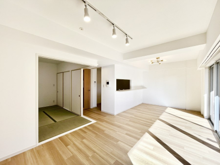 ���̑����ρ@�����`Living�`�@�����ɂ݂͂�Ȃ��W���A�H���Ɗy������b���n�܂�B�b�ɖ����ɂȂ肷���āA��������Y��锼�߂��ɂȂ��Ă��܂��B����ȑ��̊Ԃ̍K�������������Ă����ꏊ�ł��肽���B