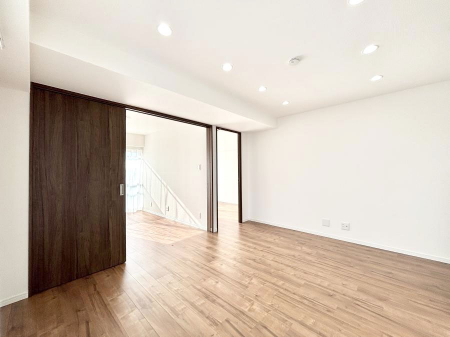 ���̑����ρ@�Ƒ������R�ƏW�܂�e���̃X�y�[�X�ɂȂ肻��