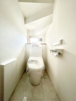 �g�C���@�g�C����1�K��2�K���ꂼ��ɔz�u����Ă��ĂƂĂ��֗��ł��B 