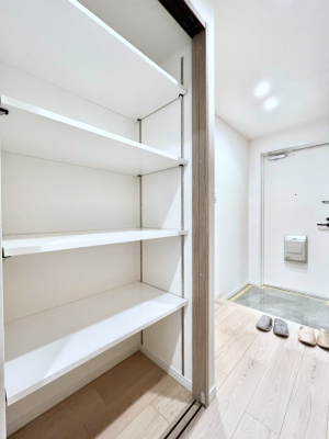 ���̑����ρ@�L�����[�B�|�������G�߂̏��������[���邱�Ƃ��ł��܂��B