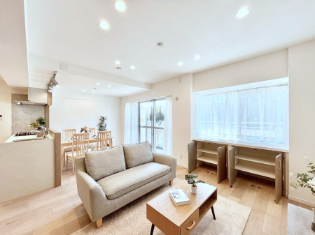 ���r���O�@���Ƒ��̓��₩�Șb�����ŕ�܂�閾�邢���r���O  