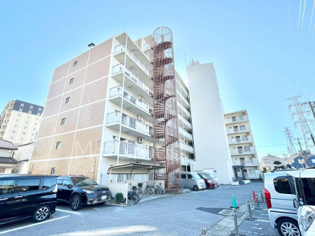 ���n�O�ώʐ^�@�O�ρ`Exterior�`�@�����̂��U�������K�ȗ΂Ɍb�܂ꂽ�G���A�ŁA���R�ɕ�܂ꂽ���₩�ȕ�炵���������邽�߂́A��Ƃ肠��Z���������Ă��܂��B�΂̏����������Ȃ���z�b�Ɛ����ł������B