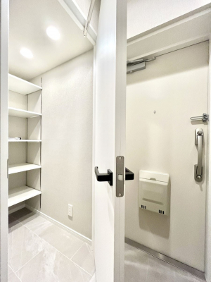 ���̑����ρ@�V���[�Y�C���N���[�N�t���I�J���x�r�[�J�[���u���܂��B   