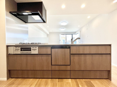 �L�b�`���@���������Ȃ���ł����Ƒ��Ƃ̉�b���y���߂�ΖʃL�b�`��