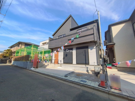 ���n�O�ώʐ^�@���P�������`Exterior�`�@���X�����Ȃ���A�咣���߂����ǂ����]�T������������V���[�v�ȃt�H�����ŘȂޓ@��́A���V�̋�ƏƂ炵���킹�鎖�ŁA�{������ׂ������`�̎p�������Ă���܂��B