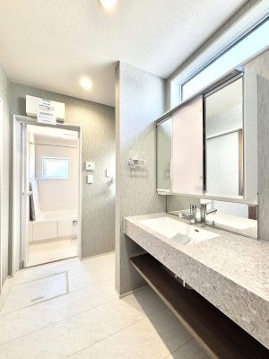 ���̑��@�������̂�����K��Ԃł��B�����̐g�x�x���C�����ǂ����g�������܂��B 