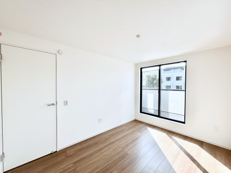 ���̑����ρ@�������P�������`Bed Room�`  �u��������������l�v�Ƃ��v�w�ł�����肭�낰��Q���B�����̉Ǝ��₨�d���ɔ�ꂽ���̓t�J�t�J�̃x�b�g�Ŗ�����Ă��������B�{�I�������Ă����K�ȍL����������