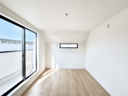 ���̑����ρ@�������Q�������`Bed Room�`�@�؂̉����肪�₳�����t���[�����O�͈��炬�������炷�v���C�x�[�g��ԁB����߂̃t���[�����O�ł��̂ŁA�ǎ��Ƃ��}�b�`���A���������X�ɍL�������Ă������ʂ��B