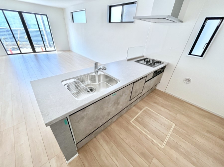 �L�b�`���@�������Q�������`Kitchen�`�@���R�������鑋�̂���L�b�`���������g���ꏊ�����炱���A�g��������l�����܂����B�������Ƃ����L�b�`���R�[�i�[�͎����L���Ȏd�オ��ƂȂ��Ă���܂��B