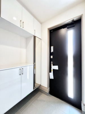 ���ց@������B�������`Entrance�`�@�Ƃ̒��ł��q�l���}����ŏ��̏ꏊ�ł��錺�ւ́A�Ƃ̈�ۂ��̂��̂ł��I�L�x�Ȍ��֎��[�ŁA����Y��ɕۂ��Ƃ��o���܂��􌺊ւɂ͂����Ղ���[�̉��ʔ��������I