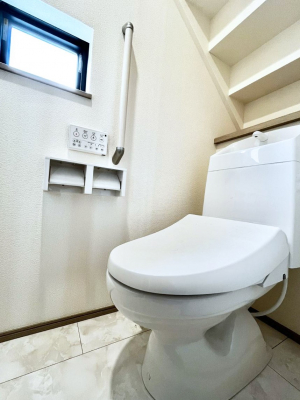 �g�C���@������B�������`Toilet�`�@�Y��E�X�b�L���E���K�ȃE�H�V�����b�g�t�g�C���ł��낰���Ԃł��B�̌������薾�邭�A���K��ԂƂȂ��Ă���܂��������g���ꏊ�����炱���̔z���ł��I