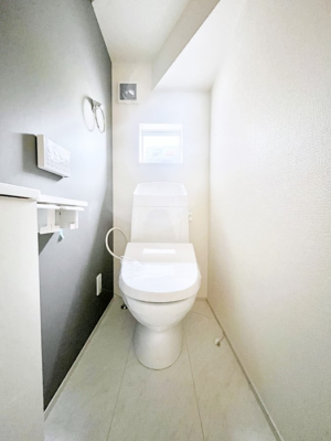 �g�C���@�g�C����1�K��2�K���ꂼ��ɔz�u����Ă��ĂƂĂ��֗��ł��B 