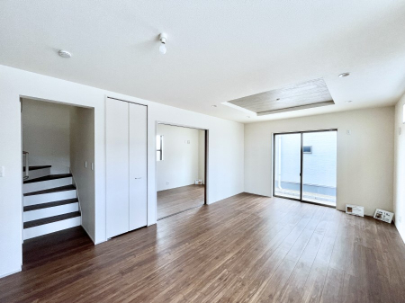 ���̑����ρ@�����u�������܁v�u��������v�Ƒ��Ƃ̃R�~���j�P�[�V�������[�܂郊�r���O�C���K�i������܂��B 