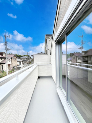 �o���R�j�[�@�������P�������`Balcony�`  �o���R�j�[�͉������z���������݁A���z�c����󕨂��C�����悭�������Ƃ��ł��܂��B�g���₷���J���I�ȃo���R�j�[�ł����z�����������Ղ�~�蒍���A�o���R�j�[�t���Z�܂��B  