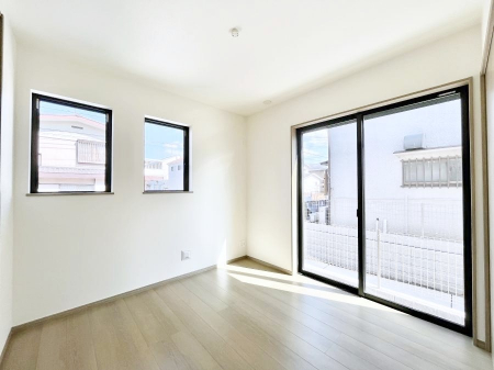 ���̑����ρ@�����`Bed Room�`�@�������������̂��ˌ��Ẵ����b�g�ł��B���Ƒ������������ƂŎ苷�Ɋ����Ă����Z�܂����ˌ��Ăł͊e�����v���C�o�V�[��ۂ��Ƃ��ł��܂��B�Z�܂��ɂ�Ƃ肪���܂�S�������b�N�X�ł��܂���