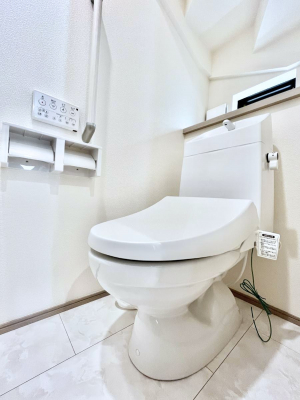 �g�C���@�����`Toilet�`�@�Y��E�X�b�L���E���K�ȃE�H�V�����b�g�t�g�C���ł��낰���Ԃł��B�g�C���͖����g�킴��𓾂Ȃ����́B����������ۂ������ł��ˁB�g�C����2��������̂Œ��̍��G���ɕ֗��ł��I