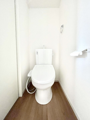 �g�C���@�������P�������`Toilet�`�@�������̂��鐅����g�C���̓E�H�V�����b�g�t���ł����g�C���͖����g�킴��𓾂Ȃ����́B����������ۂ������ł��ˁB�g�C����2��������̂Œ��̍��G���ɕ֗��ł��I