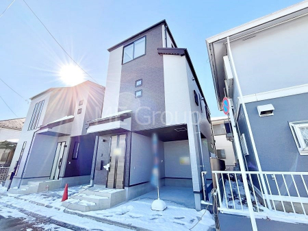 ���n�O�ώʐ^�@�������ꂽ�O�ρA�㎿�ȏZ��Ԃ��L���鎺���͉i�����S���ĉ߂�����Z���ł��B