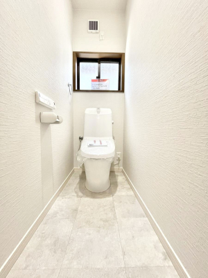 �g�C���@�g�C����1�K��2�K���ꂼ��ɔz�u����Ă��ĂƂĂ��֗��ł��B 